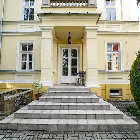 Theresia Apartamento