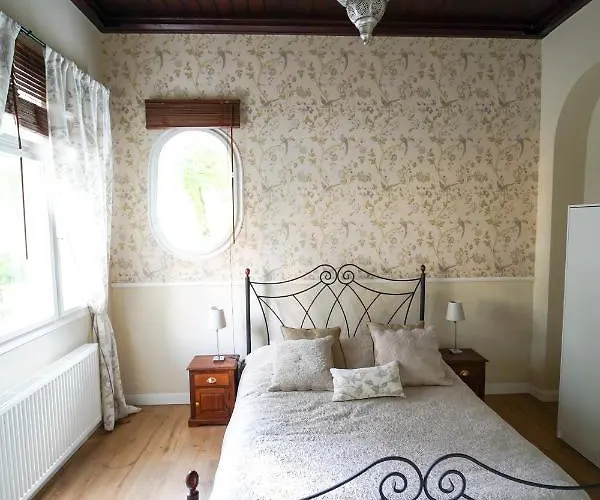 Theresia Apartamento